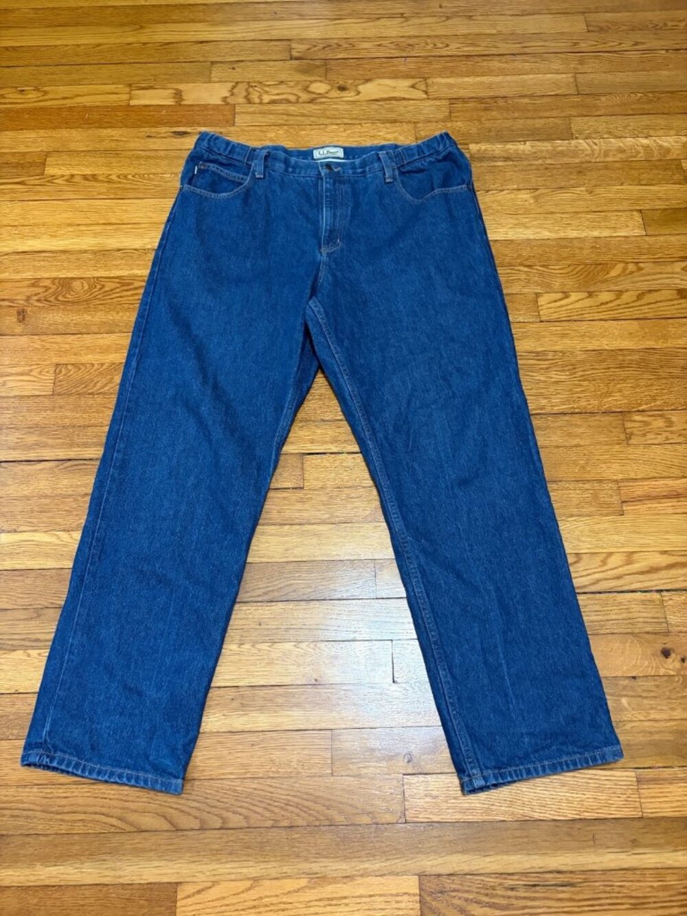 LL Bean Mens Comfort Waist Jeans Size 37x32 Blue 100% Cotton Denim Straight Leg